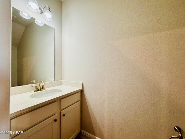 Building Photo - 10 Renea Cv