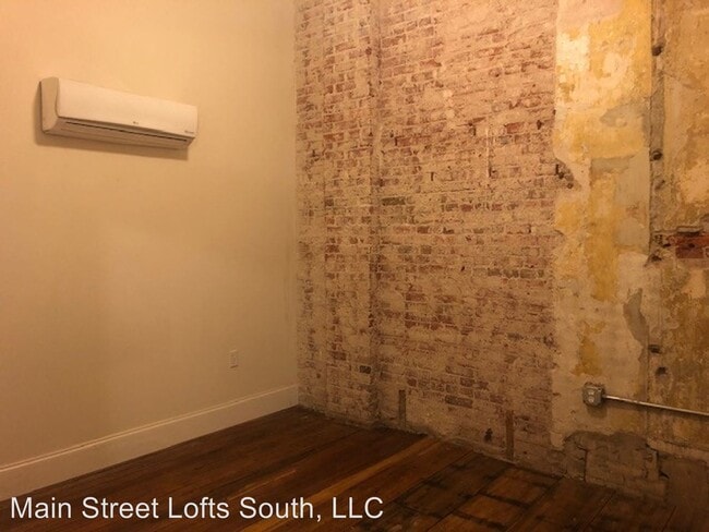 Building Photo - 2 br, 1 bath  - 108 6th St. 108 W. 6th 2E