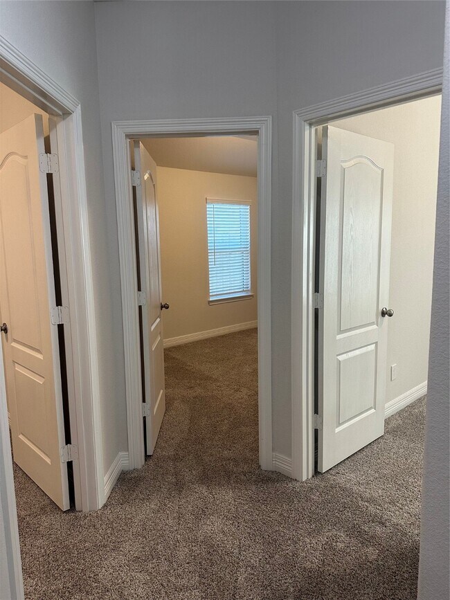 Building Photo - 5299 Cascade Ct