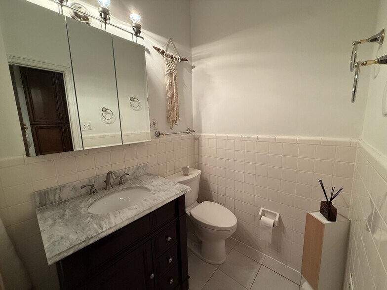 Building Photo - 6408 Palmetto St