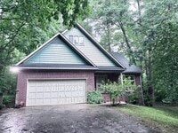 Building Photo - 314 King George Loop