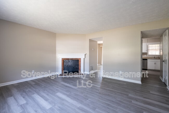 Building Photo - 580 Downing St