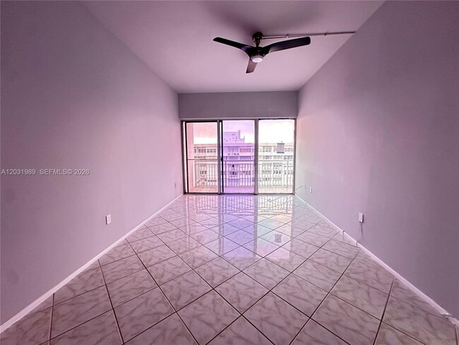 Building Photo - 18051 Biscayne Blvd