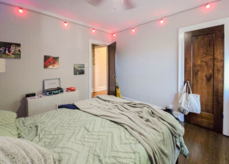 Building Photo - 5076 N Wolcott Ave