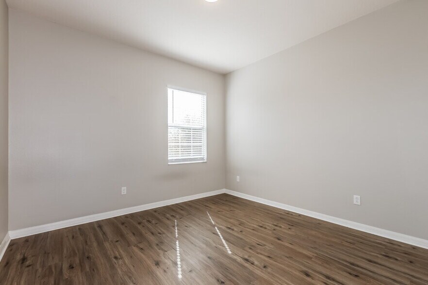 Building Photo - 720 Parker Den Dr