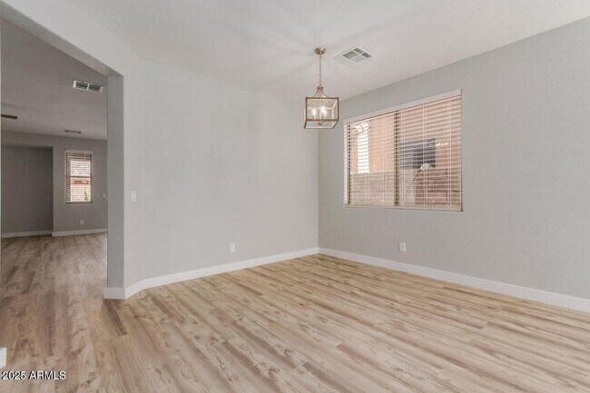 Building Photo - 9518 W Minnezona Ave