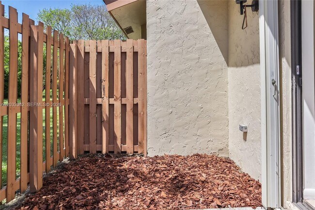 Building Photo - 11521 SW 109th Rd