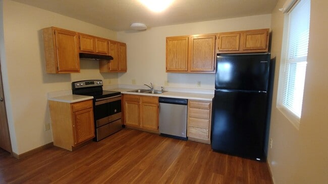 Building Photo - 207 N Elm St