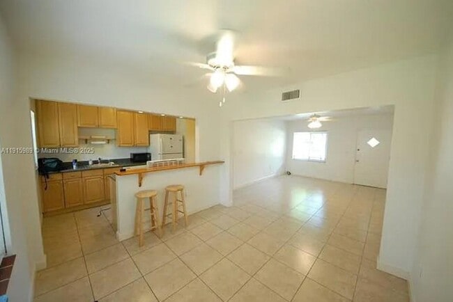 Building Photo - 6141 SW 47th St