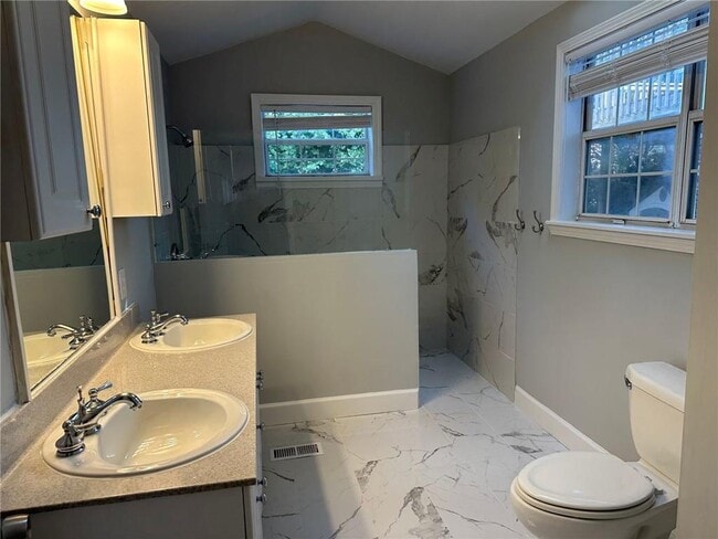 Building Photo - 1156 St Louis Pl NE