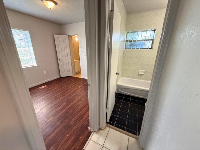 Building Photo - 15330 NW 31st Ave