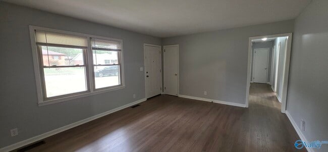 Building Photo - 3313 Teton Dr NW