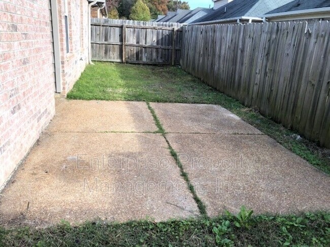 Building Photo - 6833 Kamali Ave