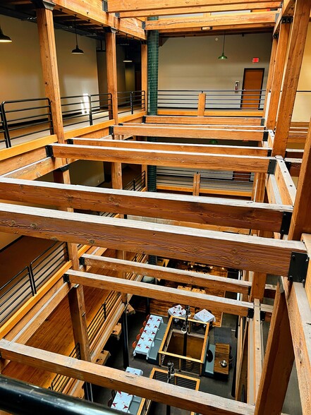 Building Atrium - 289 5th St E
