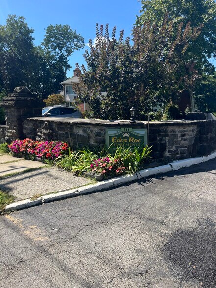 Primary Photo - 166 Academy St