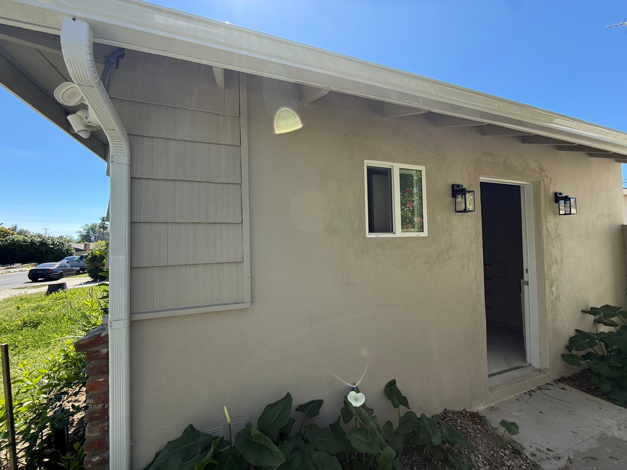 Building Photo - 8431 Oso Ave