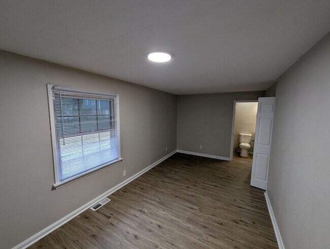 Building Photo - Grenshaw Greatness