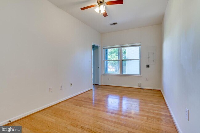 Building Photo - 6155 Early Autumn Dr