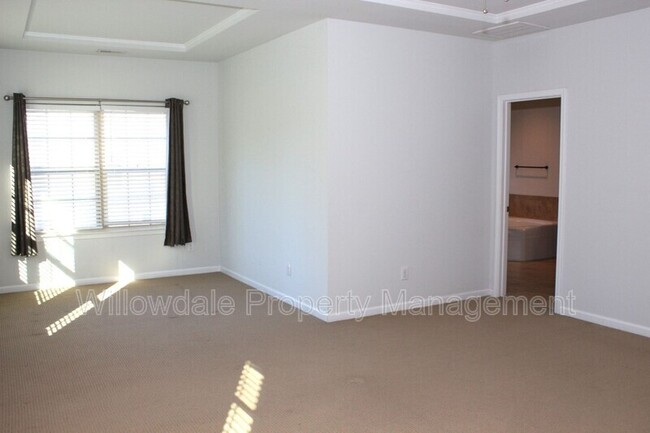 Building Photo - 200 Birdsgrove Ct