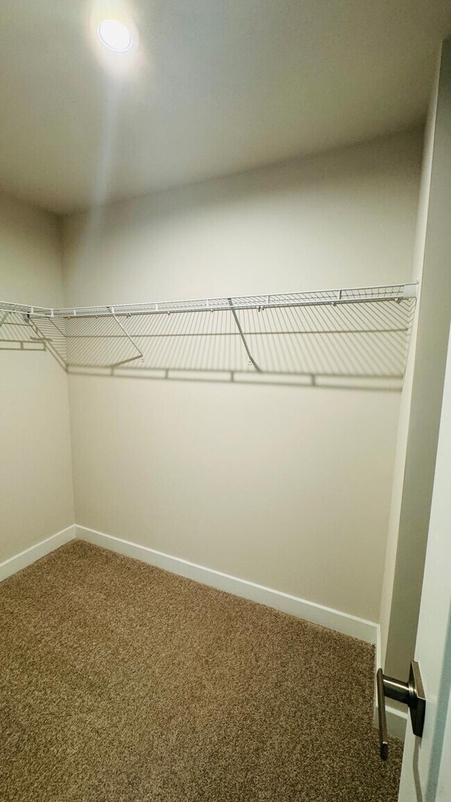 Building Photo - 409 Erbusco Dr
