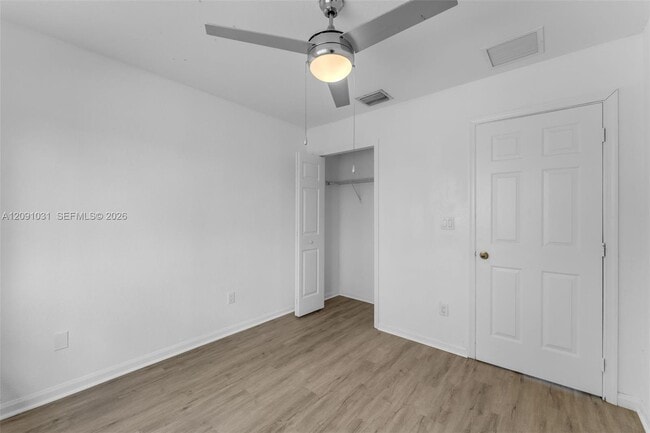 Building Photo - 2712 SE 15th Pl