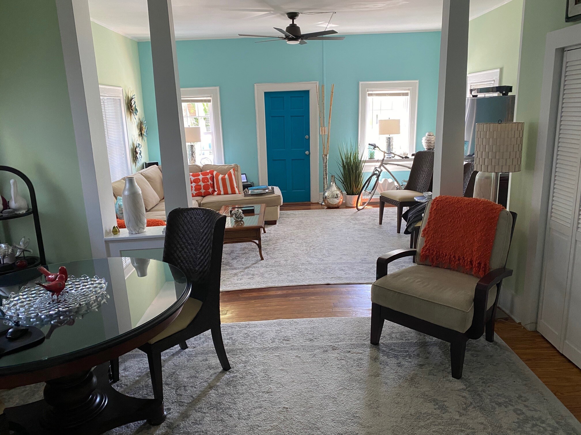 Dining and living room view to front door - 1113 Grinnell St