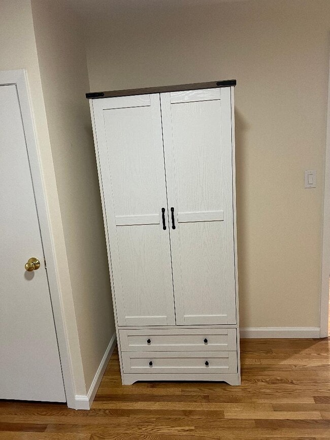 Building Photo - 100 Pocantico St