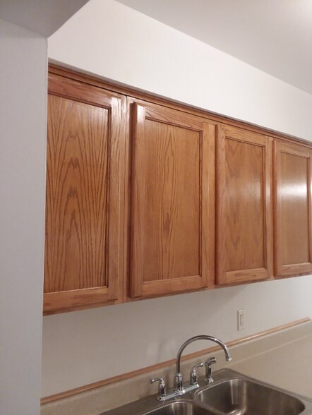 Building Photo - 3246 Douglas Dr N