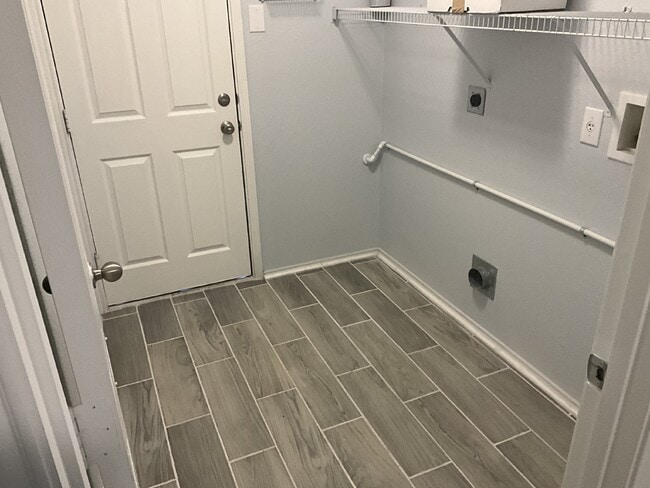 Building Photo - "Charming 3-Bedroom Haven in Selma with Granite Elegance!"
