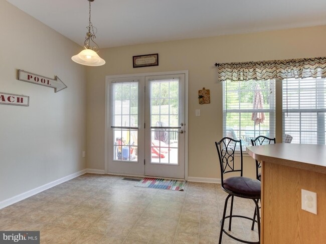 Building Photo - 8022 Forest Ridge Dr