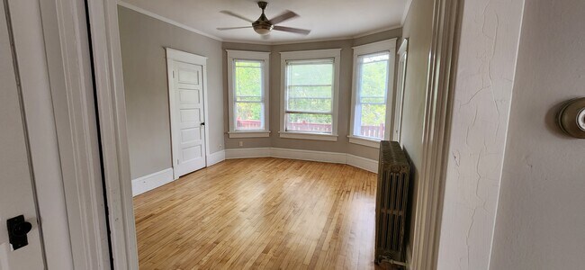 Building Photo - 2529 N Fratney St