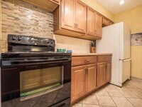 Building Photo - 1450 42nd Ave