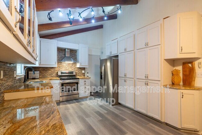 Building Photo - 4640 Glenn St