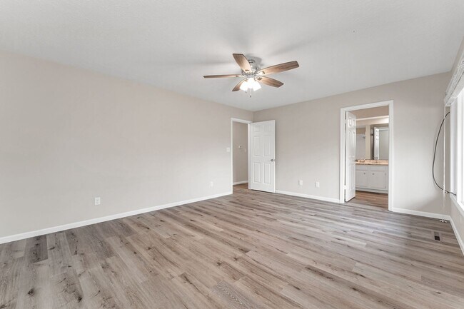 Building Photo - Hickory Village 55 Plus, LLC - 3700 E Cherry St Springfield, MO 65809