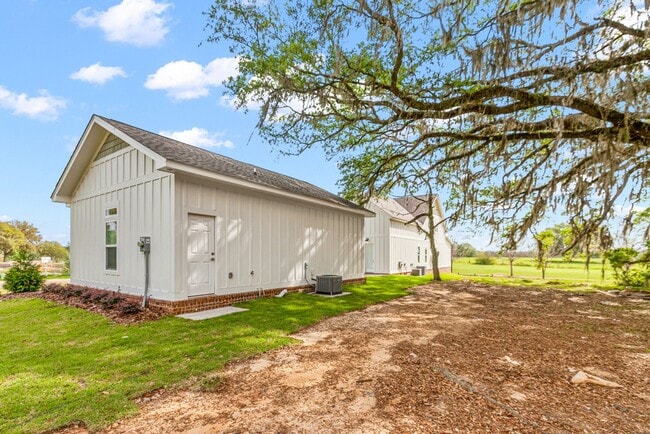 Building Photo - Great Southwood Home