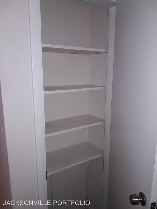 Building Photo - 6739 Daughtry Blvd S