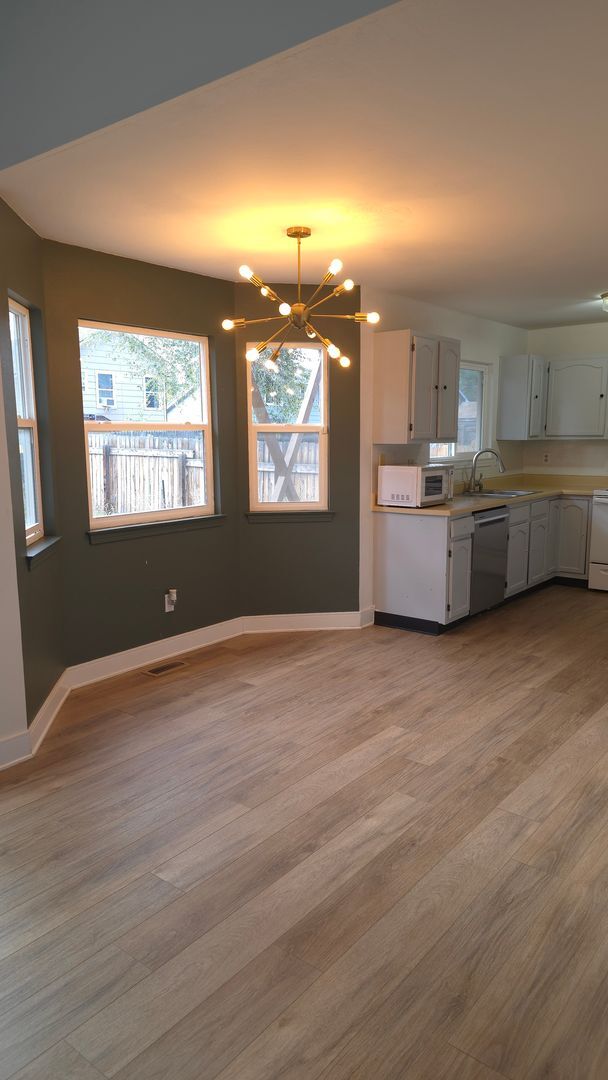 Building Photo - Tri-level home near Ft. Carson!!!