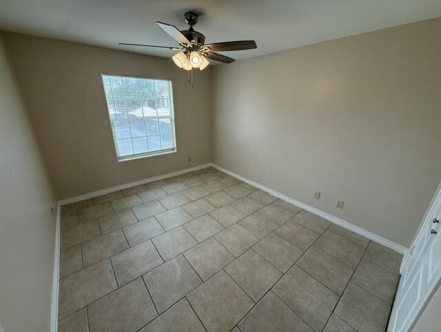 Building Photo - 2720 Camelot Dr