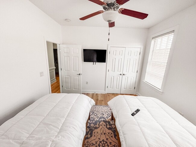 Building Photo - Fully Furnished Waterfront Elegance on Mai...