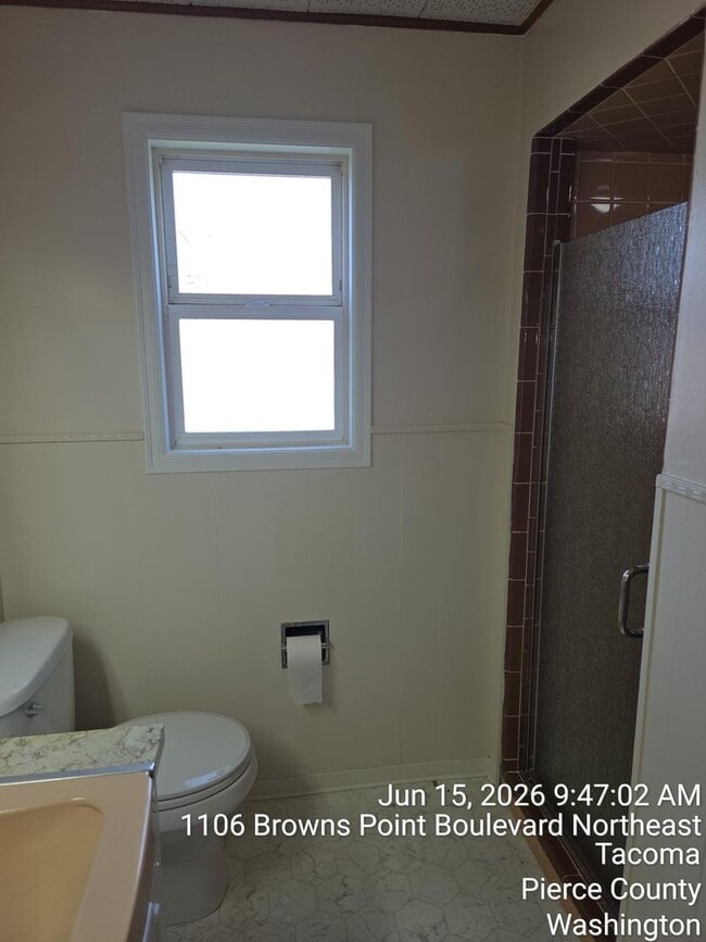Building Photo - Tacoma views retro 3 bed 2 bath home, available now!