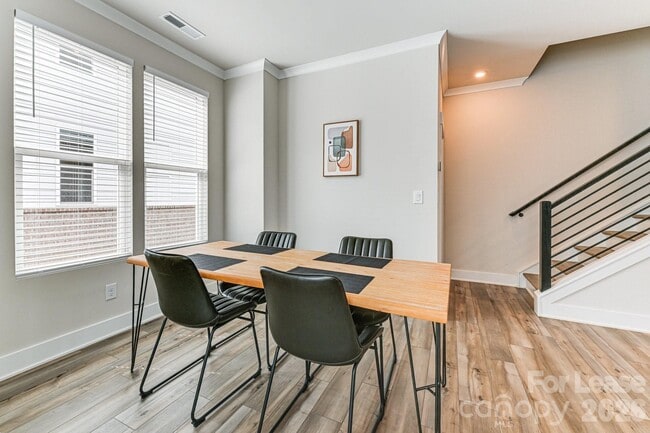 Building Photo - 3015 Jolene Ct