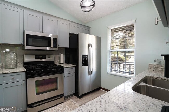 Building Photo - 5444 Glen Haven Dr