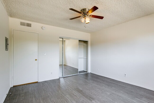Building Photo - 17834 Burbank Blvd