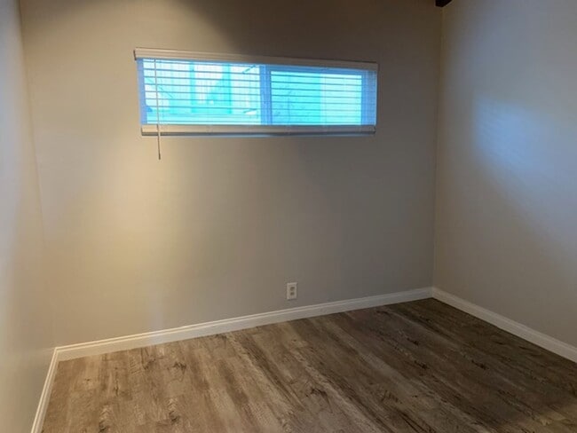 Building Photo - 288 Cahuenga Dr