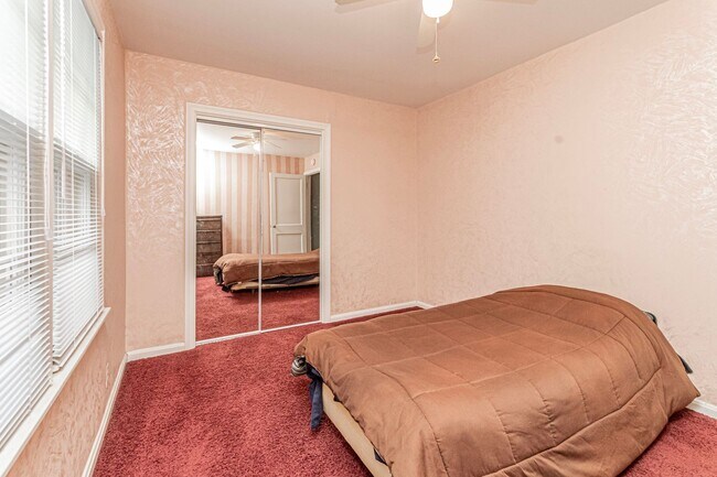 Building Photo - 1113 NW 3rd St