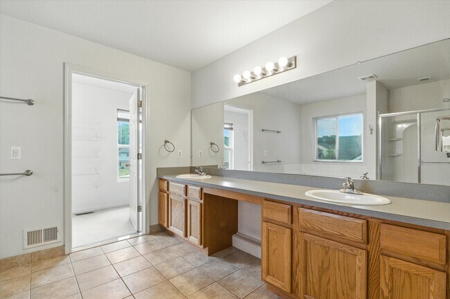 Building Photo - 1738 Weeping Willow Ct