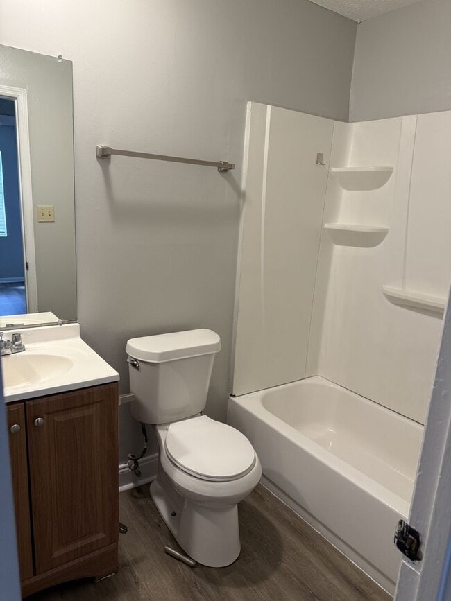 Building Photo - MOVE IN READY