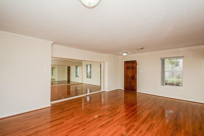 Building Photo - 8402 Brickhaven Ln