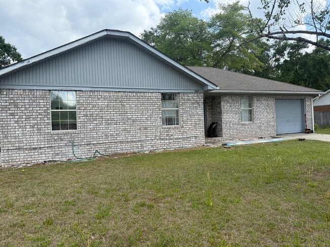 Building Photo - 263 Sabreena Cir