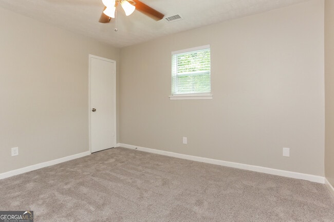 Building Photo - 5819 S Quail Dr